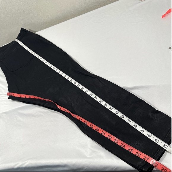 NEW $185 GOOD AMERICAN [‎ PLUS 24 ] Good Legs Coated Skinny Jeans in Black - Picture 15 of 16